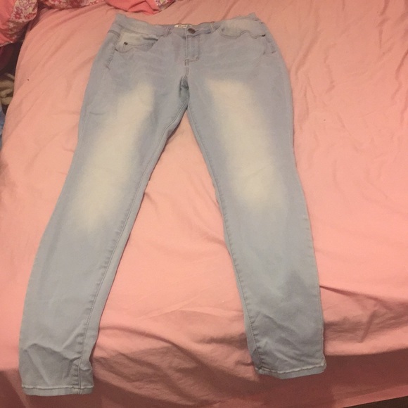 Light denim mudd skinny jeans - Picture 1 of 2